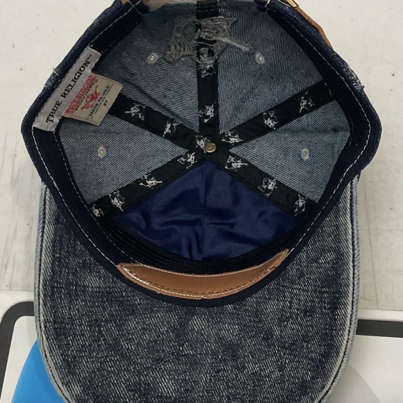 TRUE RELIGION CAP - Picture 5 of 7